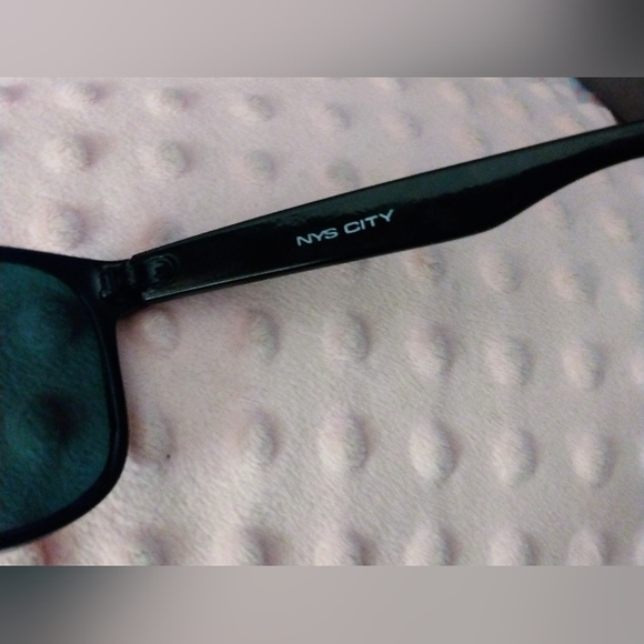 NYS CITY Pink w/ Black Framed Mirrored Sunglasses NWOT - Picture 6 of 6